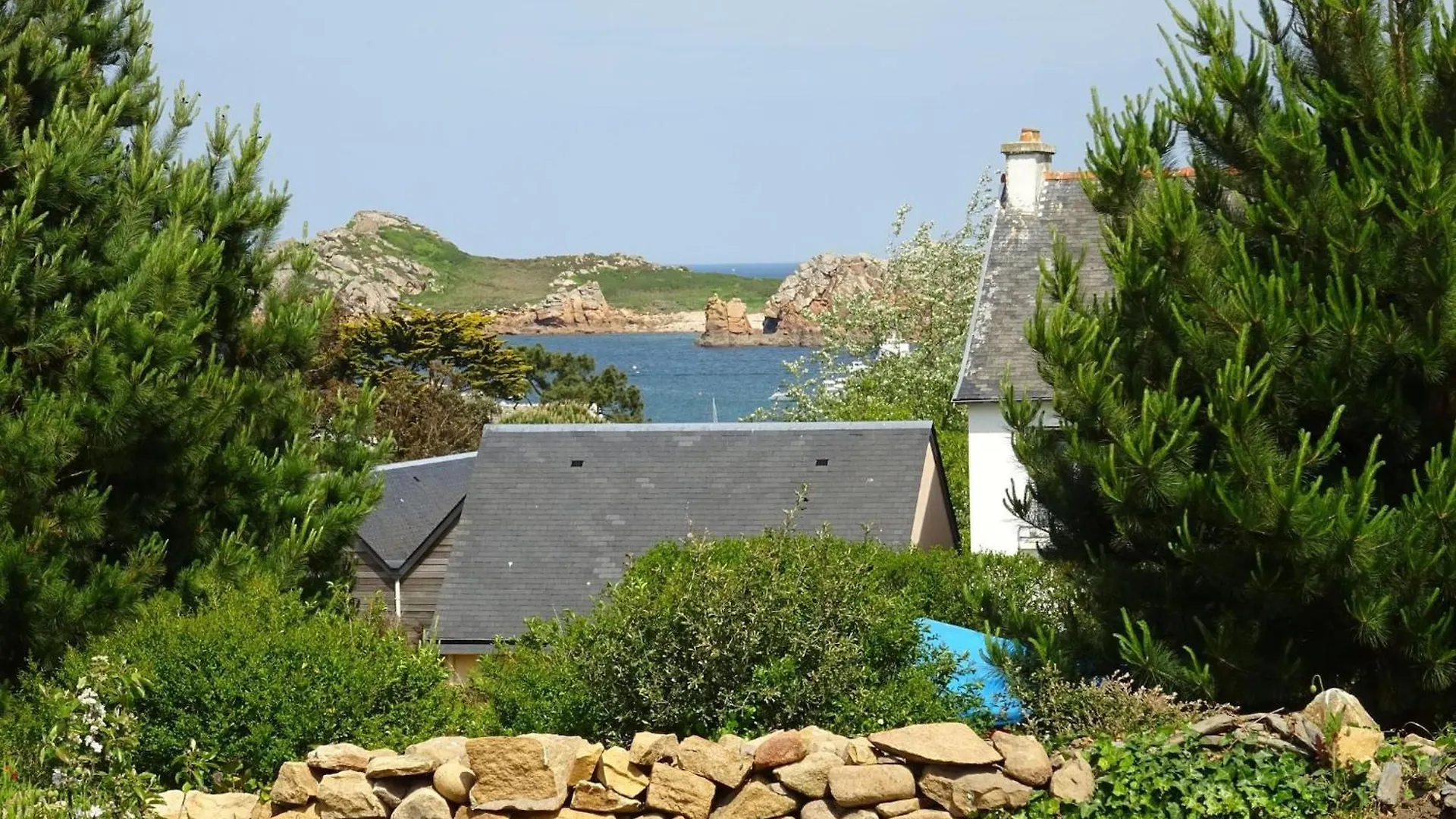 Charming Holiday Home By The Sea In Plougasnou 0*,  France