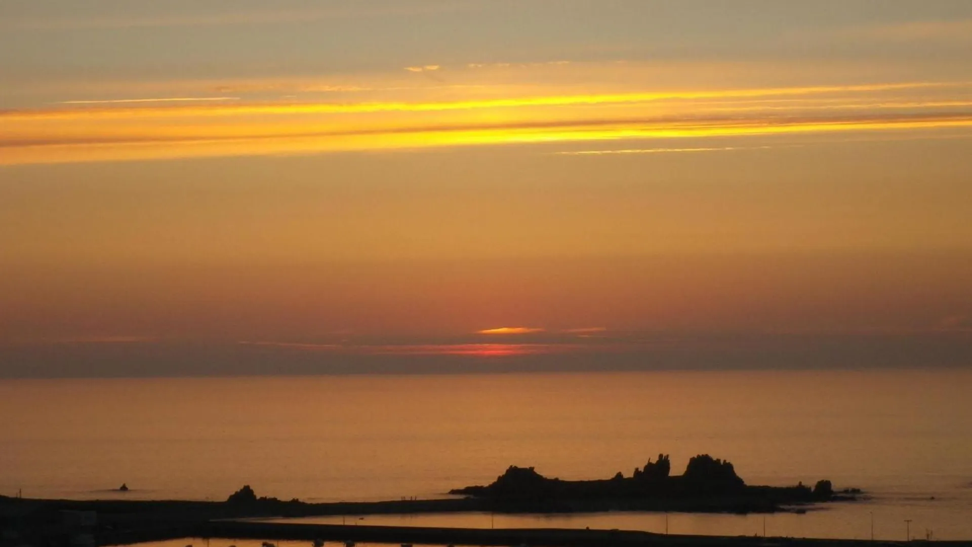 Charming Holiday Home By The Sea In Plougasnou