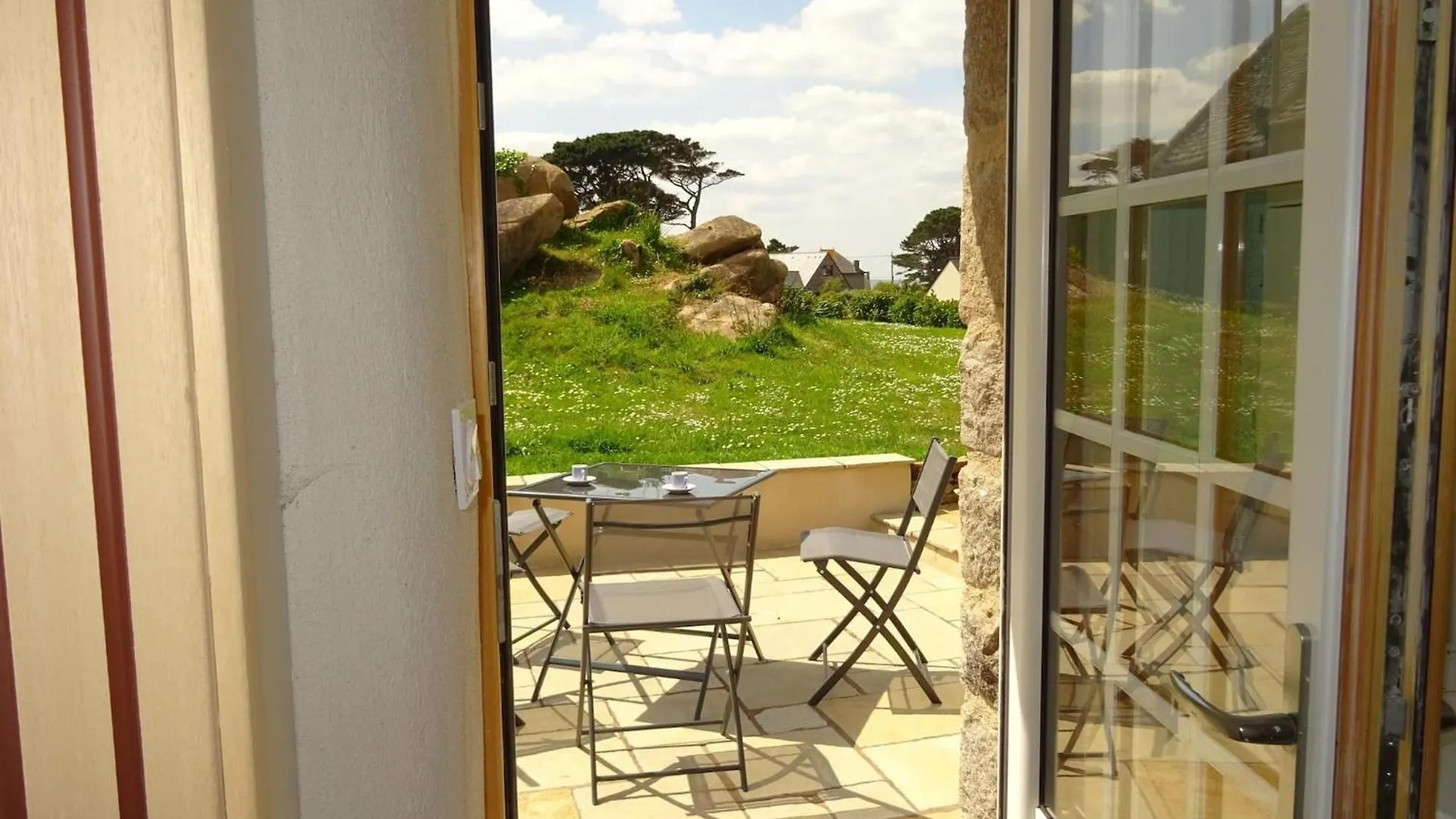 Charming Holiday Home By The Sea In Plougasnou 0*,